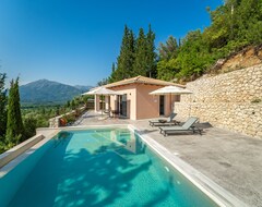 Tüm Ev/Apart Daire Gyri Villa, Overlooking Vassiliki Bay (Poros, Yunanistan)