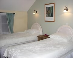 Khách sạn The George Hotel (Newent, Vương quốc Anh)