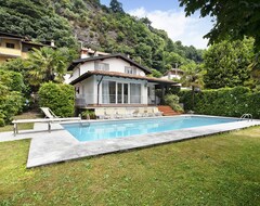Toàn bộ căn nhà/căn hộ Pet-friendly Luxury Country House Domaso With Pool And Lake View (Domaso, Ý)