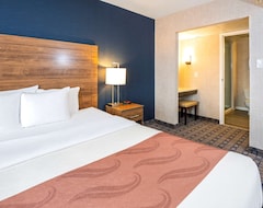 Hotelli Quality Suites Whitby (Whitby, Kanada)