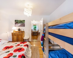 Cijela kuća/apartman Apartment Kiwi Retreat With Private Terrace, Shared Garden And Wi-fi (Bad Urach, Njemačka)