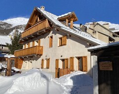 Cijela kuća/apartman Maison De Village 50m Des Bains, Ski Accessible À Pied 3 Chambres SÉparÉes (Le Monêtier-les-Bains, Francuska)