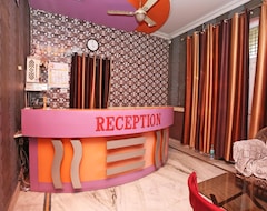 OYO 15920 Hotel Classic (Meerut, Hindistan)