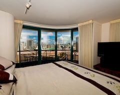 Hele huset/lejligheden Spectacular High Floor, Fully Furnished 2 Bdrm/2.5 Bath With Ocean & City Views (Honolulu, USA)