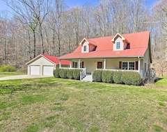Toàn bộ căn nhà/căn hộ Remote Tennessee Home W/ Deck, Fireplace, & Creek! (Centerville, Hoa Kỳ)