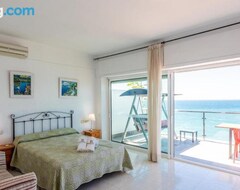 Koko talo/asunto Seafront Holiday Villa With Breathtaking Sea Views In Rincón De La Victoria (Rincón de la Victoria, Espanja)