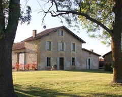 Toàn bộ căn nhà/căn hộ Dordogne Vineyard Farmhouse Near Bergerac In The Heart Of The Famous Wine Regions (Saussignac, Pháp)