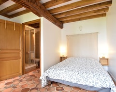 Toàn bộ căn nhà/căn hộ Tasteful Farmhouse, Bedrooms With Private Bathroom, Border Bourgogne/champagne (Sormery, Pháp)