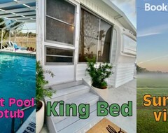 Khu cắm trại Retro Bohemian Chalet With King Bed (Arcadia, Hoa Kỳ)