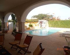 Hele huset/lejligheden Close To The Sea Villa, Large Pool, Not Overlooked, Wi-Fi, 420 Euros 7 Nights (Mbour, Senegal)