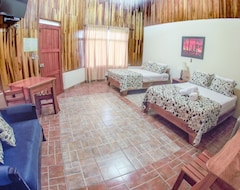 Hotelli Brisas Arenal Lodge (La Fortuna, Costa Rica)