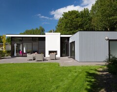 Casa/apartamento entero Modern Chalet With A Decorative Fireplace, Near A Recreation Area (Noord-Scharwoude, Holanda)