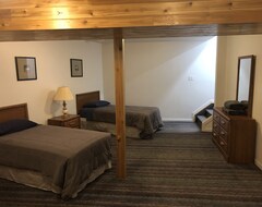 Tüm Ev/Apart Daire Large pet friendly family home in Fairmont with hot tub (cleaning fee included) (Fairmont Hot Springs, Kanada)