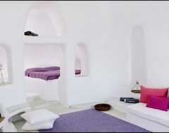 Hotel Perivolas Lifestyle Houses (Oia, Greece)