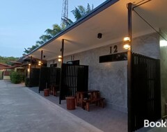 Khách sạn Chaaliiriis`rth Chumphr (Chumphon, Thái Lan)
