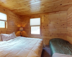 Entire House / Apartment Dog-friendly, Isolated Lakefront Log Cabin W/ Rustic Atmosphere, Free Wifi (Kokadjo, USA)