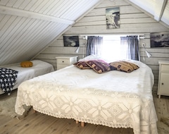 Koko talo/asunto Wonderful Holiday Home Right On The Lake With Sauna, Wifi And Wilderness Pool (Bräcke, Ruotsi)