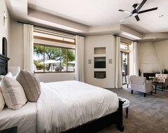 Tüm Ev/Apart Daire Luxury Paradise Valley Estate Sleeps 10+ Heated Pool, Spa & Mountain View (Paradise Valley, ABD)