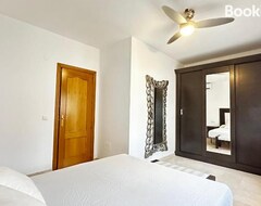 Entire House / Apartment Taro Beach Home (Málaga, Spain)