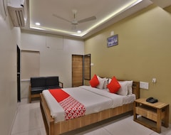 OYO 26945 Hotel Om Palace And Party Plot (Bhavnagar, Indija)