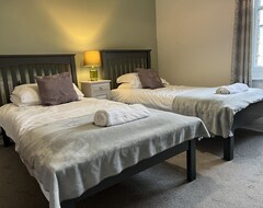 Casa/apartamento entero Charming 2 Bed Hidden Gem Of A Cottage, With Parking, In Heart Of Canterbury (Canterbury, Reino Unido)