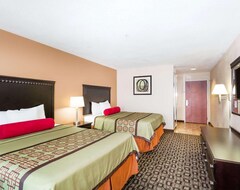 Hotel Days Inn & Suites by Wyndham Savannah North I-95 (Port Venvort, Sjedinjene Američke Države)