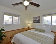 Toàn bộ căn nhà/căn hộ Trendy! Pro Cleaned, Self Check In - Sleeps 10 (Winthrop Harbor, Hoa Kỳ)