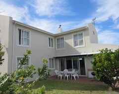 Hotel Kingfisher Beach House (Hermanus, South Africa)