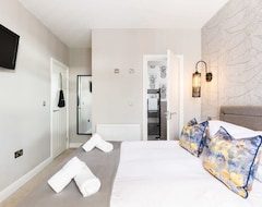 Koko talo/asunto Stylish And Central One Bedroom Apartment (Warrington, Iso-Britannia)