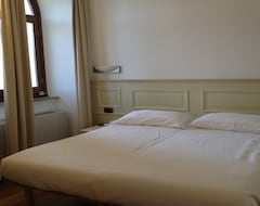 فندق هوتل باراديزو (بورتوفينير, إيطاليا)