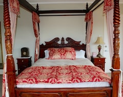 Tudor Manor Bed & Breakfast (Paraparaumu, New Zealand)