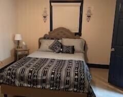 Toàn bộ căn nhà/căn hộ Beautifully Renovated 4 Bedroom Private Home. (Loganville, Hoa Kỳ)