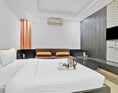 Khách sạn OYO 3892 Hotel Divya Palace (Indore, Ấn Độ)