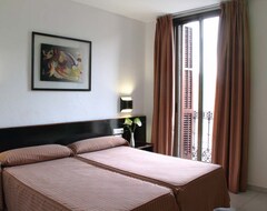 Hotel Monegal (Barselona, İspanya)