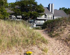 Hele huset/lejligheden Fabulous Lake Michigan Beachfront Condo. Incredible Views Of Sleeping Bear Bay (Glen Arbor, USA)