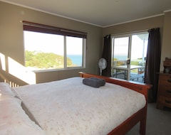 Entire House / Apartment Lookout Over Beautiful Perehipe Beach (Karikari, New Zealand)