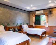Hotel BaanRimNam Resort Trat (Trat, Thailand)