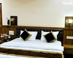 Khách sạn Navarathna Comforts (Madikeri, Ấn Độ)