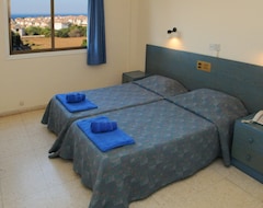 Ξενοδοχείο Αμόρε (Παραλίμνι, Κύπρος)