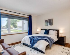 Cijela kuća/apartman Dreamy Lake Home With Huge Private Yard- Sleeps 32 (Inver Grove Heights, Sjedinjene Američke Države)