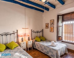 Cijela kuća/apartman Holiday Home With Splendid Indoor Patio In Seville Province (El Real de la Jara, Španjolska)