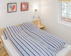 Toàn bộ căn nhà/căn hộ 4 Bedroom Accommodation In Hundeidvik (Sykkylven, Na Uy)