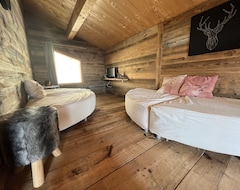 Koko talo/asunto Cozy Chalet With Sauna And Jacuzzi (Les Angles, Ranska)
