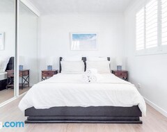 Cijela kuća/apartman Freshly Renovated Modern Waterfront 1 Bedroom Unit (Southport, Australija)