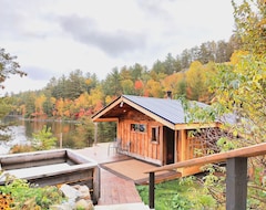 Hele huset/lejligheden Red Pine Cabin At Pine Falls Lodge (River Valley, Canada)
