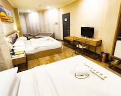 Khách sạn Erus Suites Hotel (Balabag, Philippines)