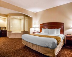 Khách sạn Comfort Suites East Brunswick (East Brunswick, Hoa Kỳ)