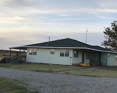 Toàn bộ căn nhà/căn hộ A Home On The Range. On A Working Ranch. Close To Kaw Lake. Renovated 2020! (Kaw City, Hoa Kỳ)