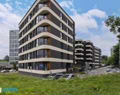 Tüm Ev/Apart Daire Modern Apartment Suitable For Remote Work With Balcony & Parking By Renters (Krakov, Polonya)