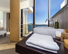 Apart Otel Golden Rays Luxury Villas & Apartments (Primošten, Hırvatistan)